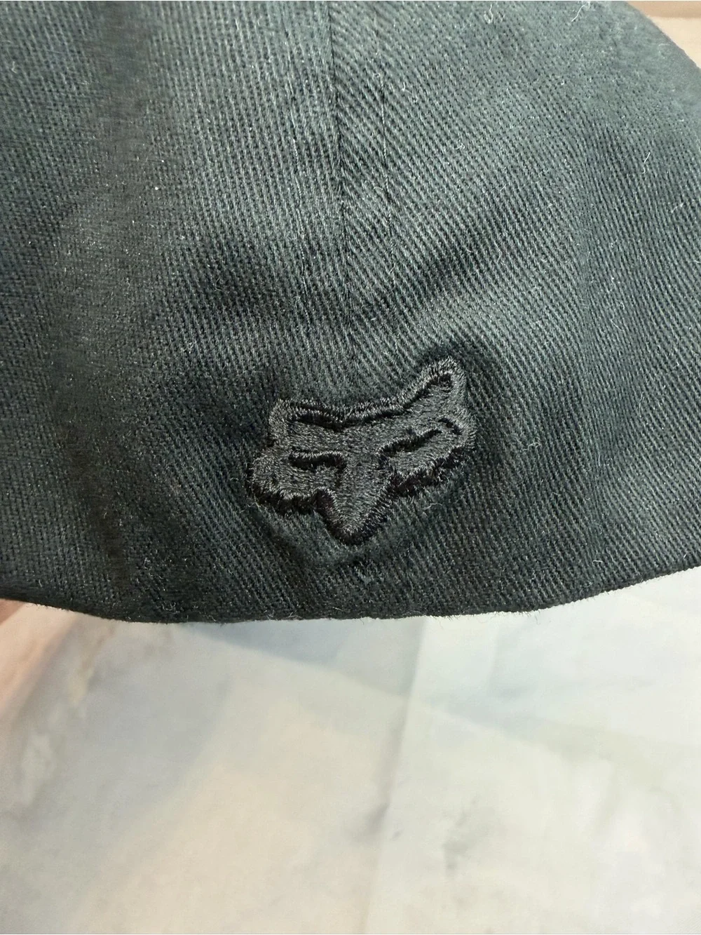 Fox Racing Men’s Black Blackout Embroidered Logo Flexfit Hat Cap NWOT
